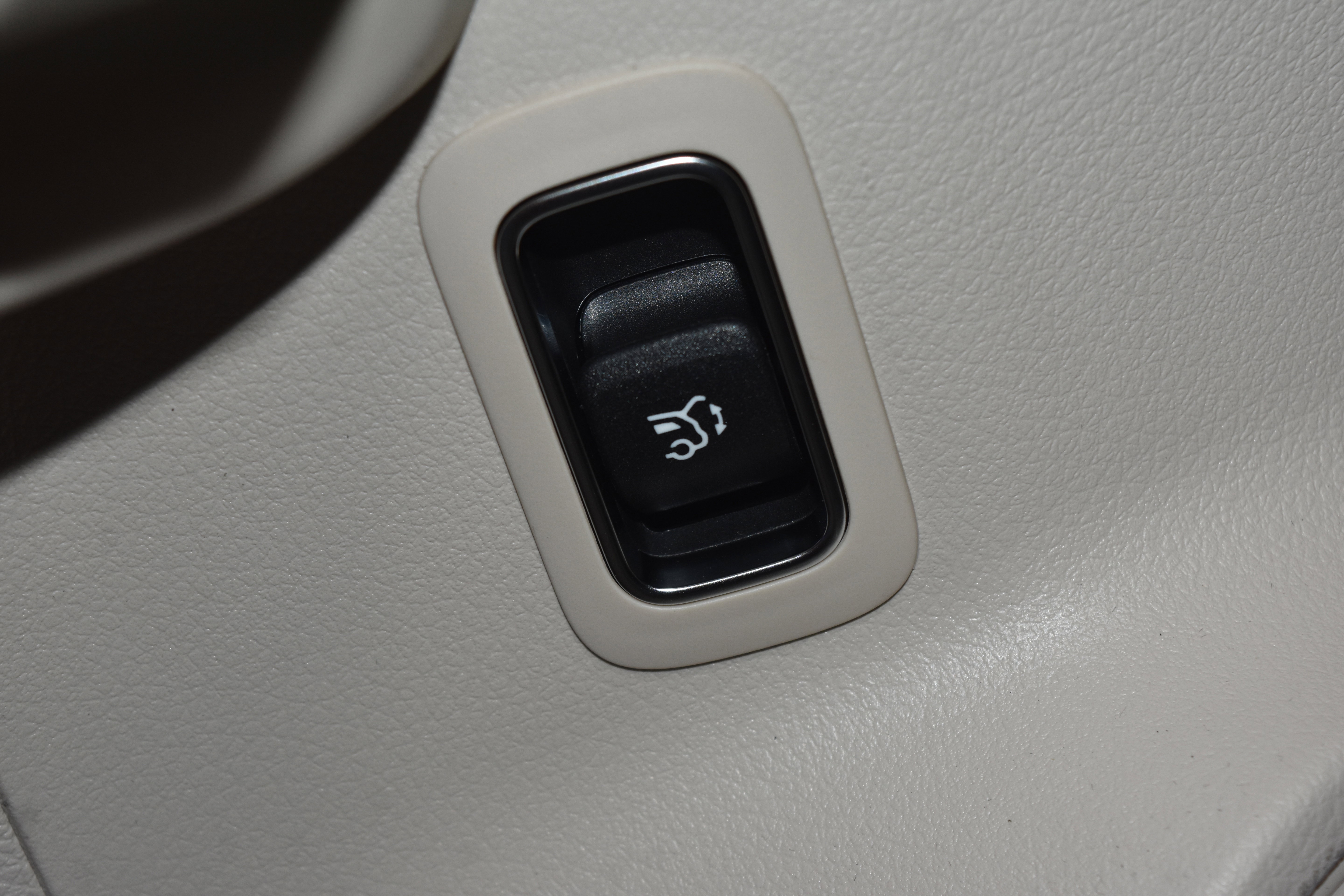 New 2026 Mercedes-Benz GLB 250 4MATIC image 6