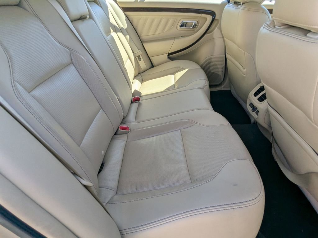 Used 2017 Ford Taurus Limited image 19