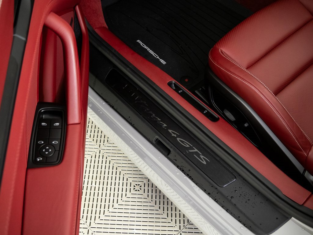 Certified 2025 Porsche 911 Targa 4 GTS image 8
