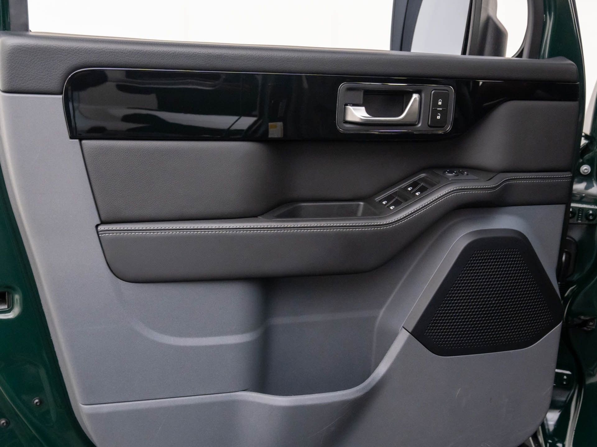 Used 2024 INEOS Grenadier Fieldmaster Edition image 12