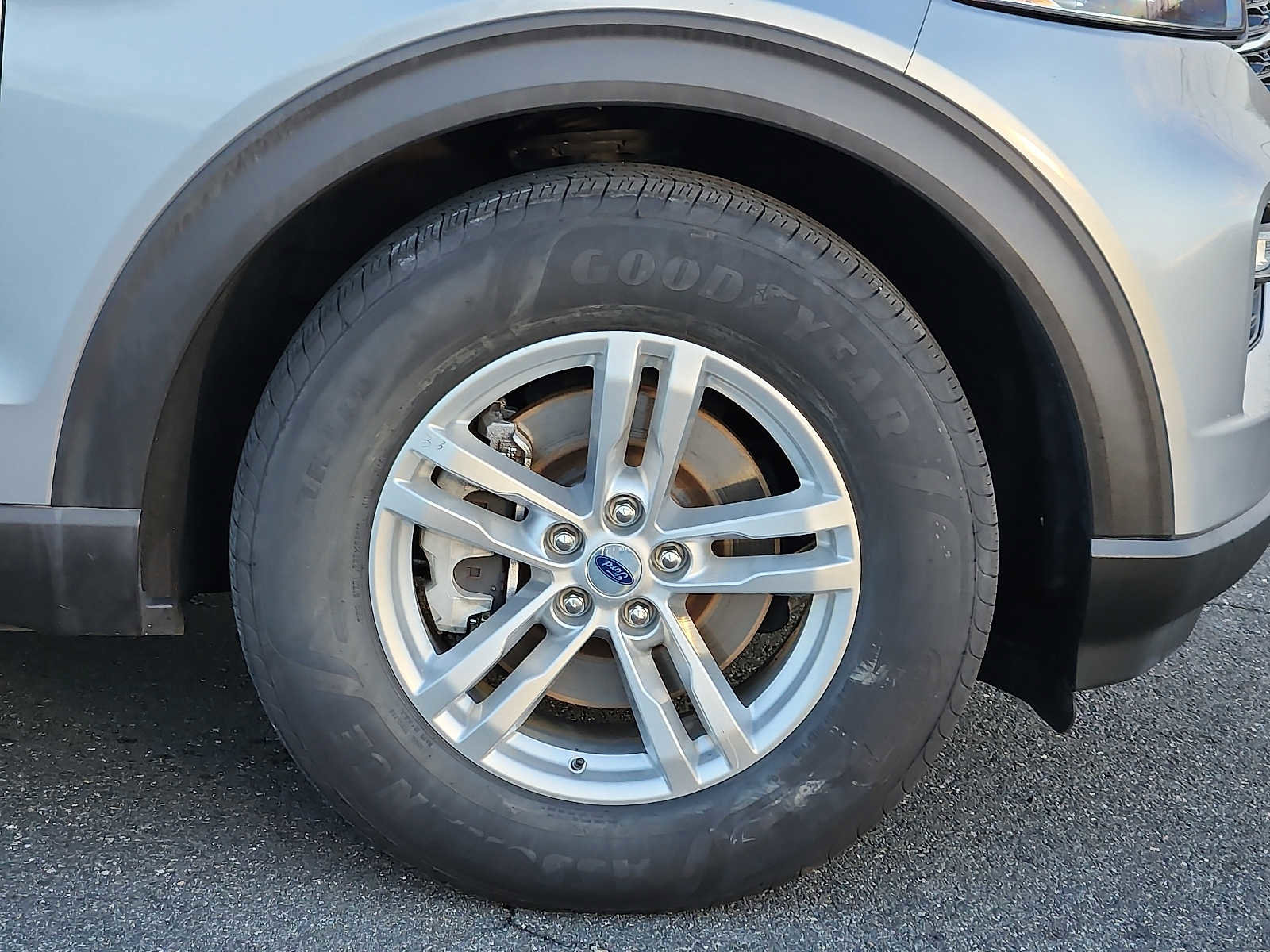 Used 2020 Ford Explorer XLT w/ Equipment Group 202A image 8