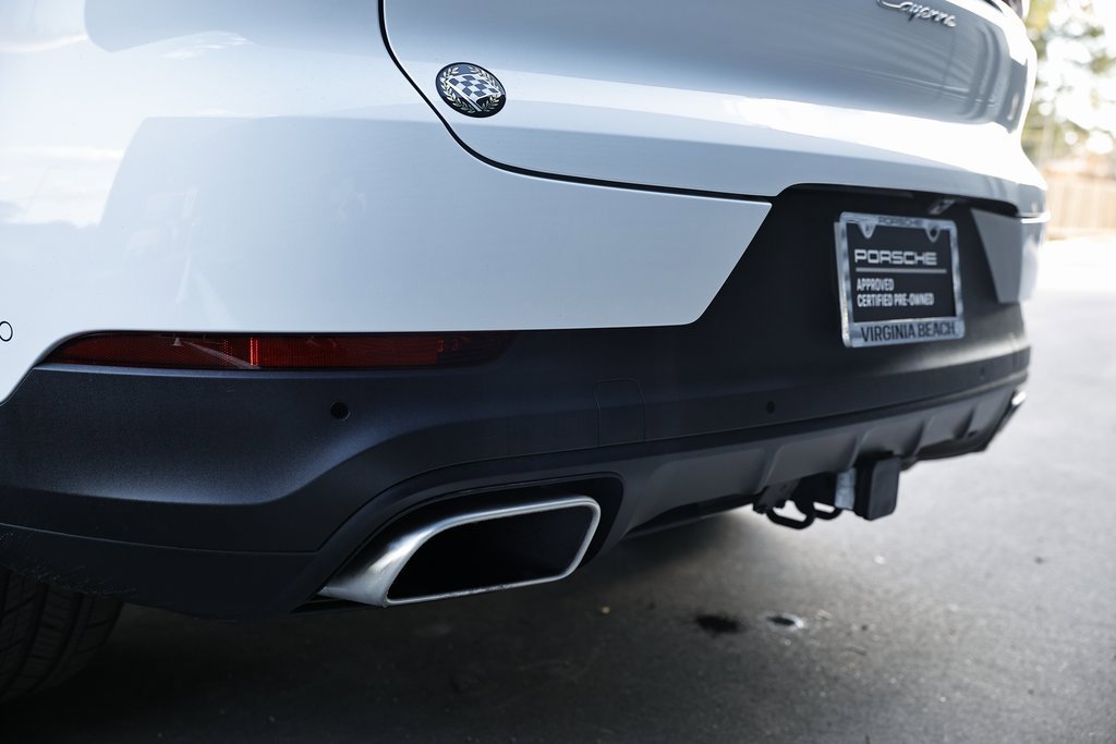 Certified 2025 Porsche Cayenne w/ Premium Package Plus image 15
