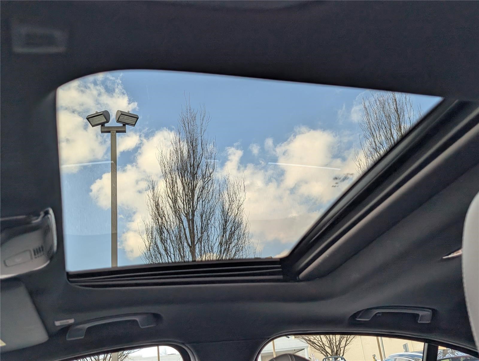 Used 2025 BMW 330i Sedan image 17