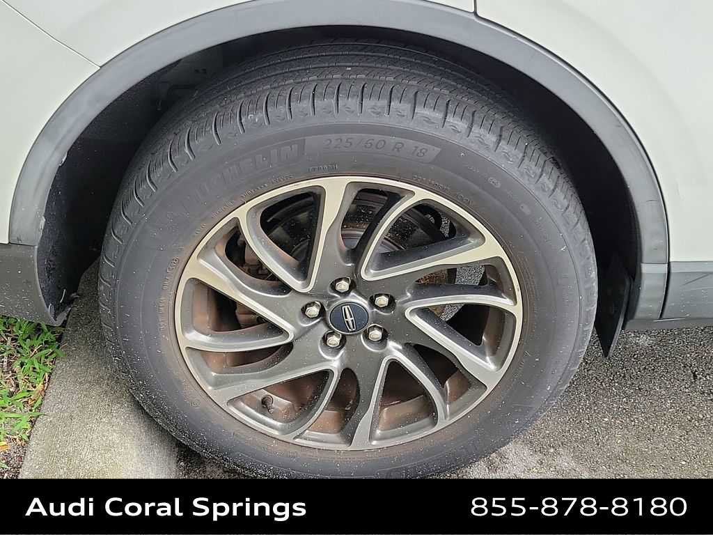 Used 2020 Lincoln Corsair FWD w/ Equipment Group 101A image 22