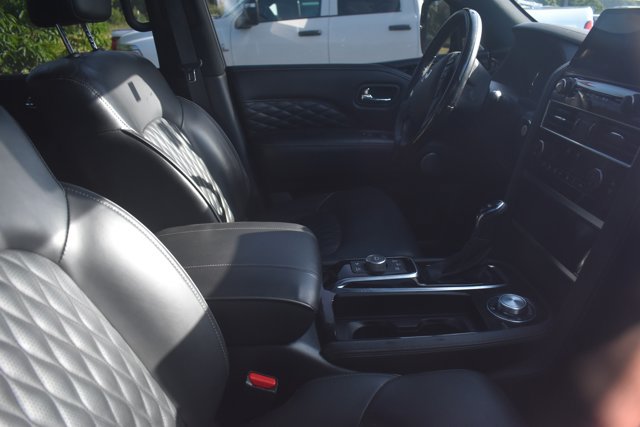 Used 2024 INFINITI QX80 Sensory w/ Cargo Package AWD/4WD image 6