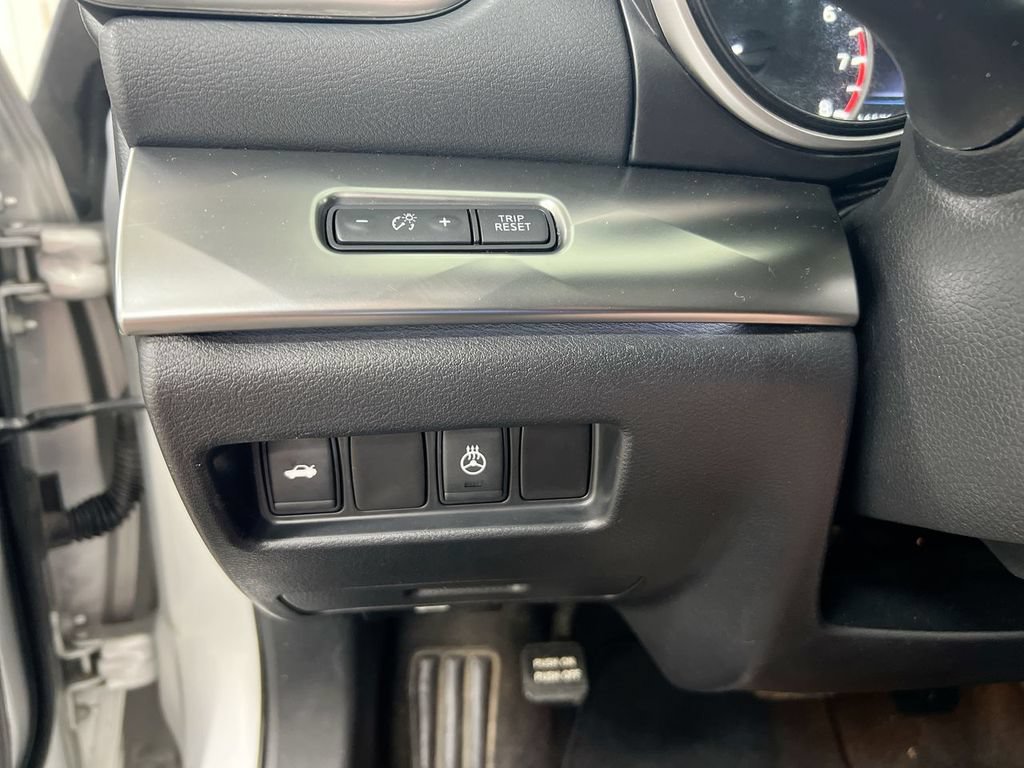 Used 2020 Nissan Maxima 3.5 SL w/ Floor Mat Group FWD image 18