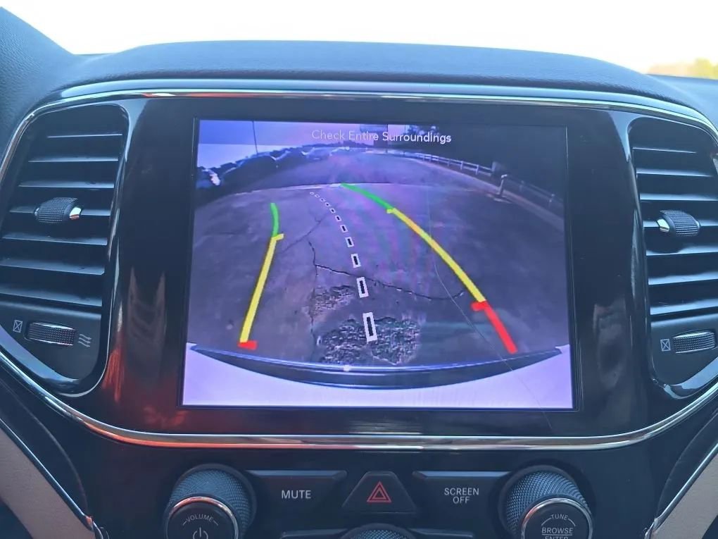 Used 2019 Jeep Grand Cherokee Limited w/ Luxury Group II image 34