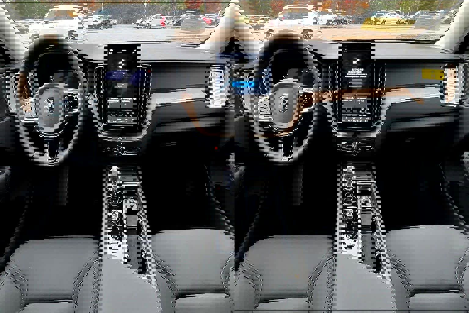 New 2026 Volvo XC60 B5 Plus w/ Protection Package Premier image 7