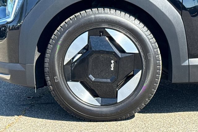 Certified 2024 Kia EV9 Light Long Range RWD image 36