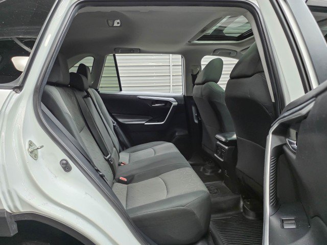 Used 2020 Toyota RAV4 XLE w/ Convenience Package AWD/4WD image 16