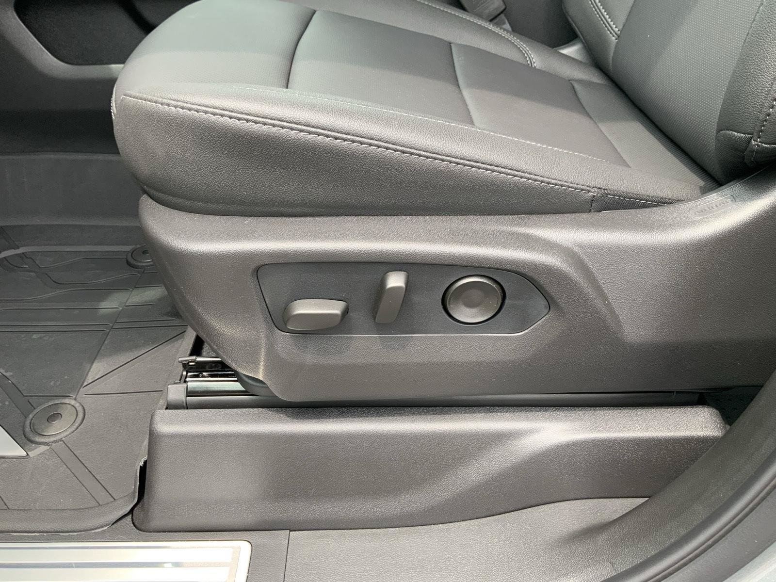 New 2026 Chevrolet Silverado 1500 LTZ w/ LTZ Premium Package AWD/4WD image 25