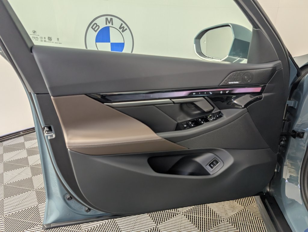 New 2027 BMW 530i xDrive w/ Premium Package AWD/4WD image 16