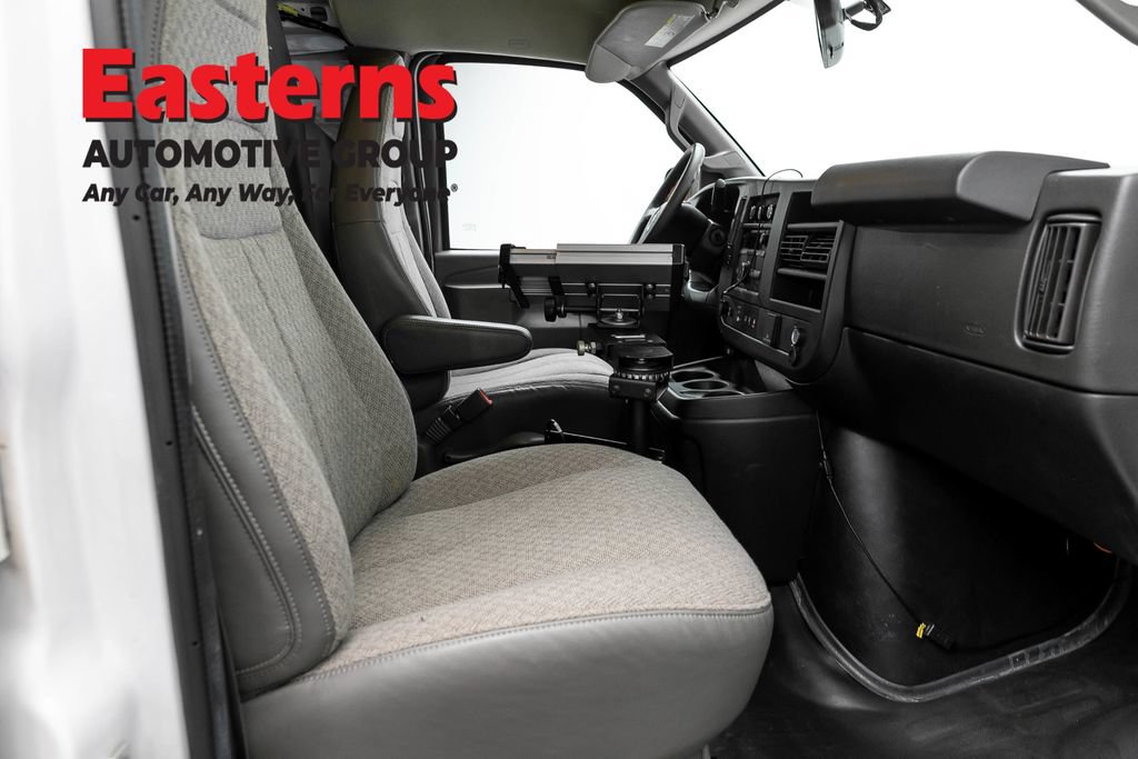 Used 2021 Chevrolet Express 2500 RWD image 19