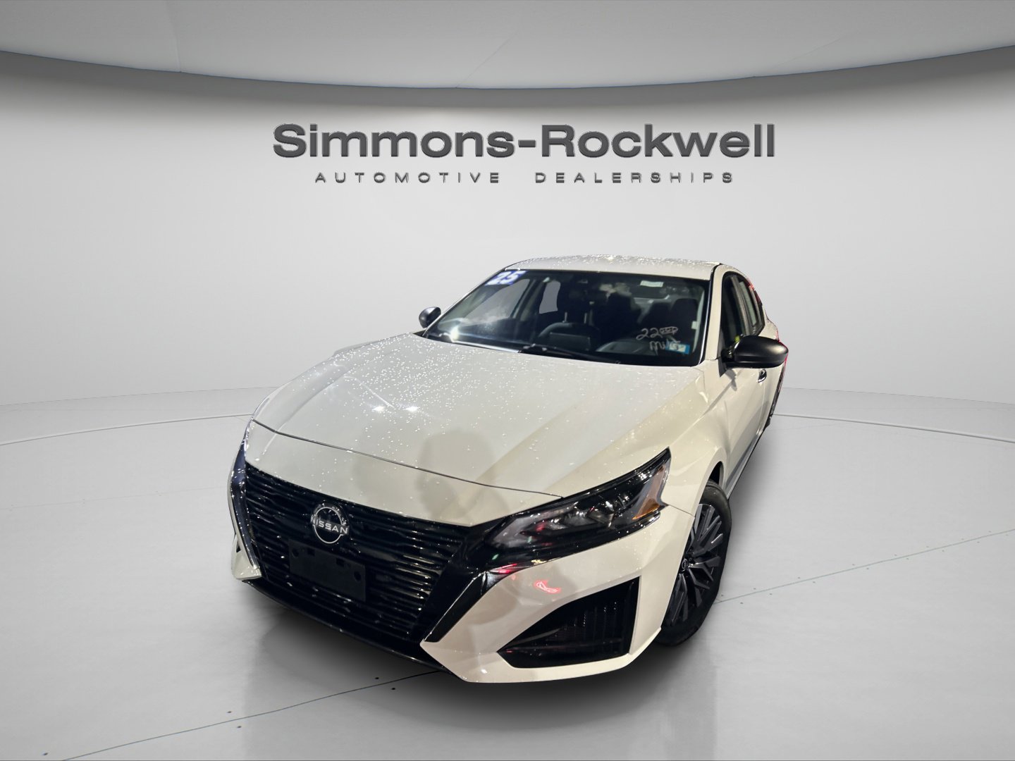 Used 2025 Nissan Altima 2.5 SV FWD image 3