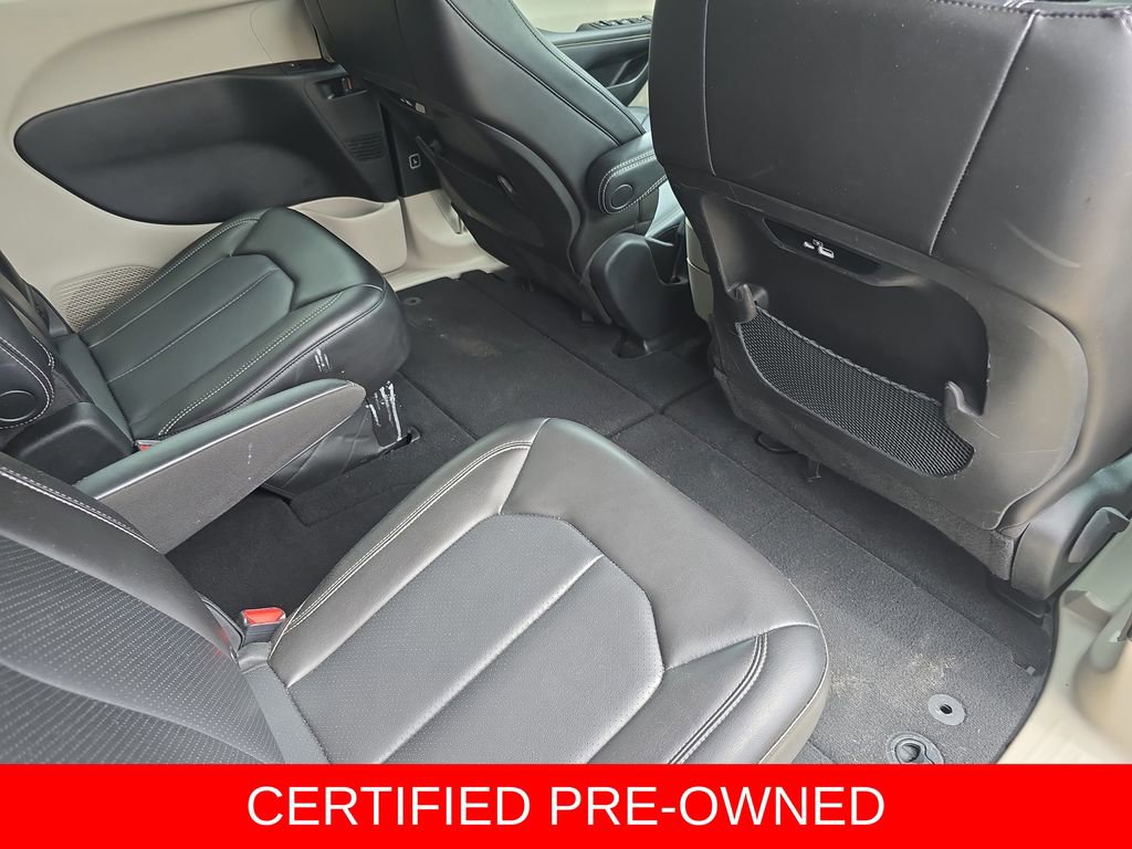 Used 2023 Chrysler Pacifica Touring-L FWD image 12