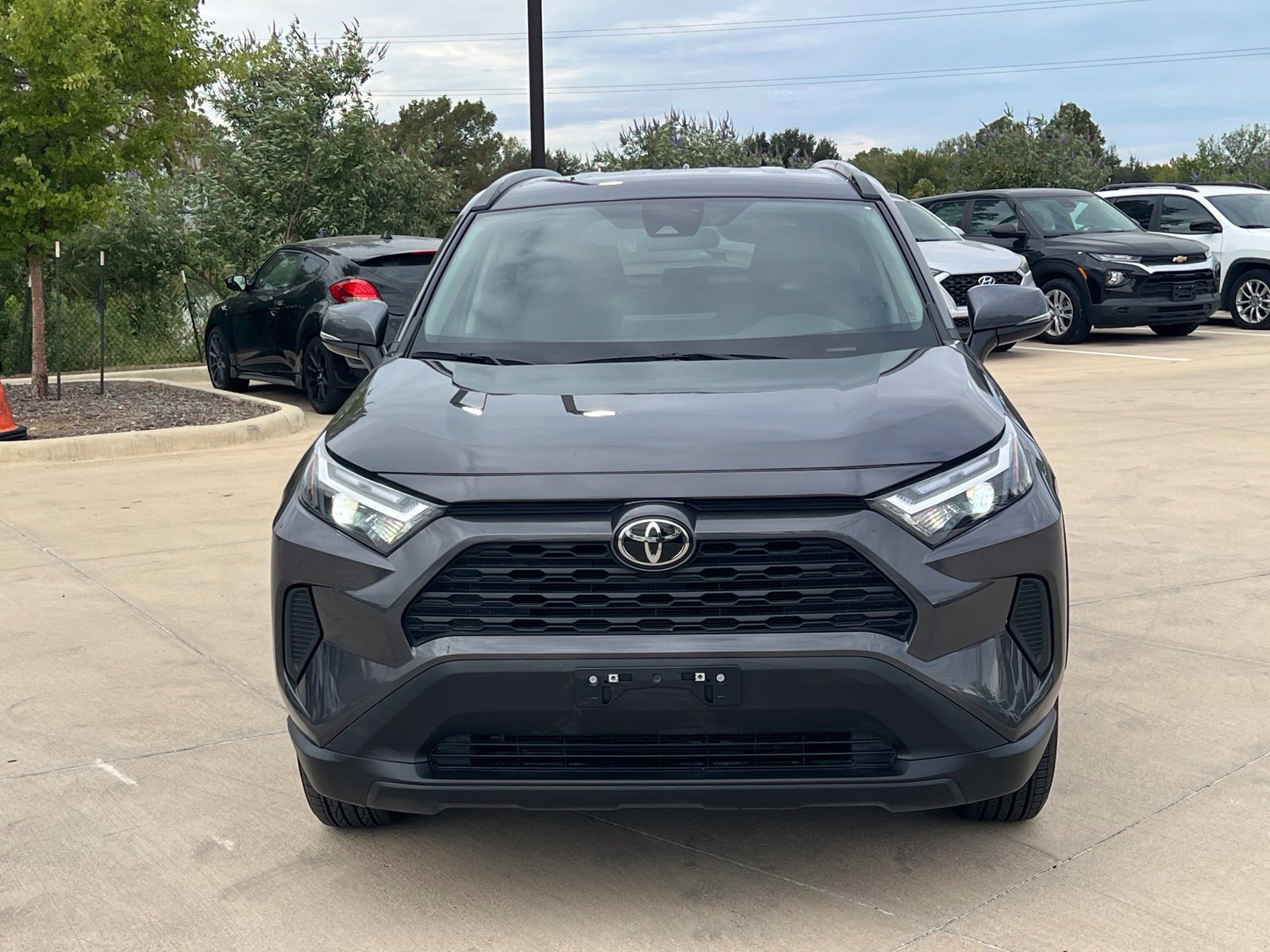 Used 2025 Toyota RAV4 XLE FWD image 2