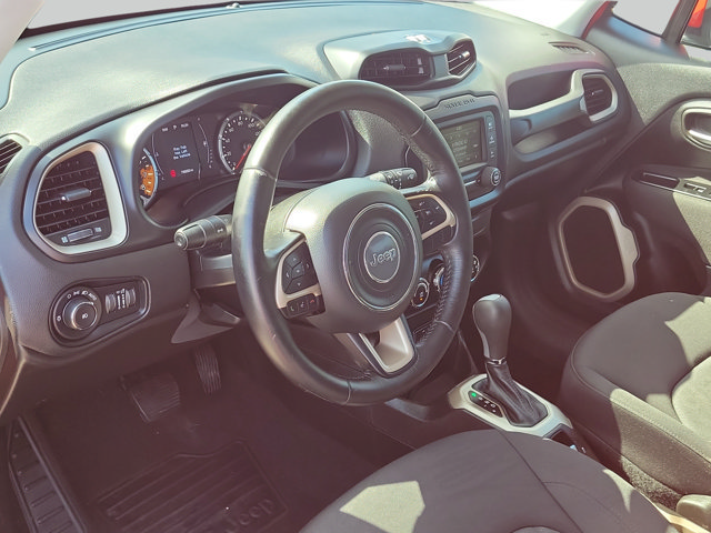 Used 2017 Jeep Renegade Latitude FWD image 21