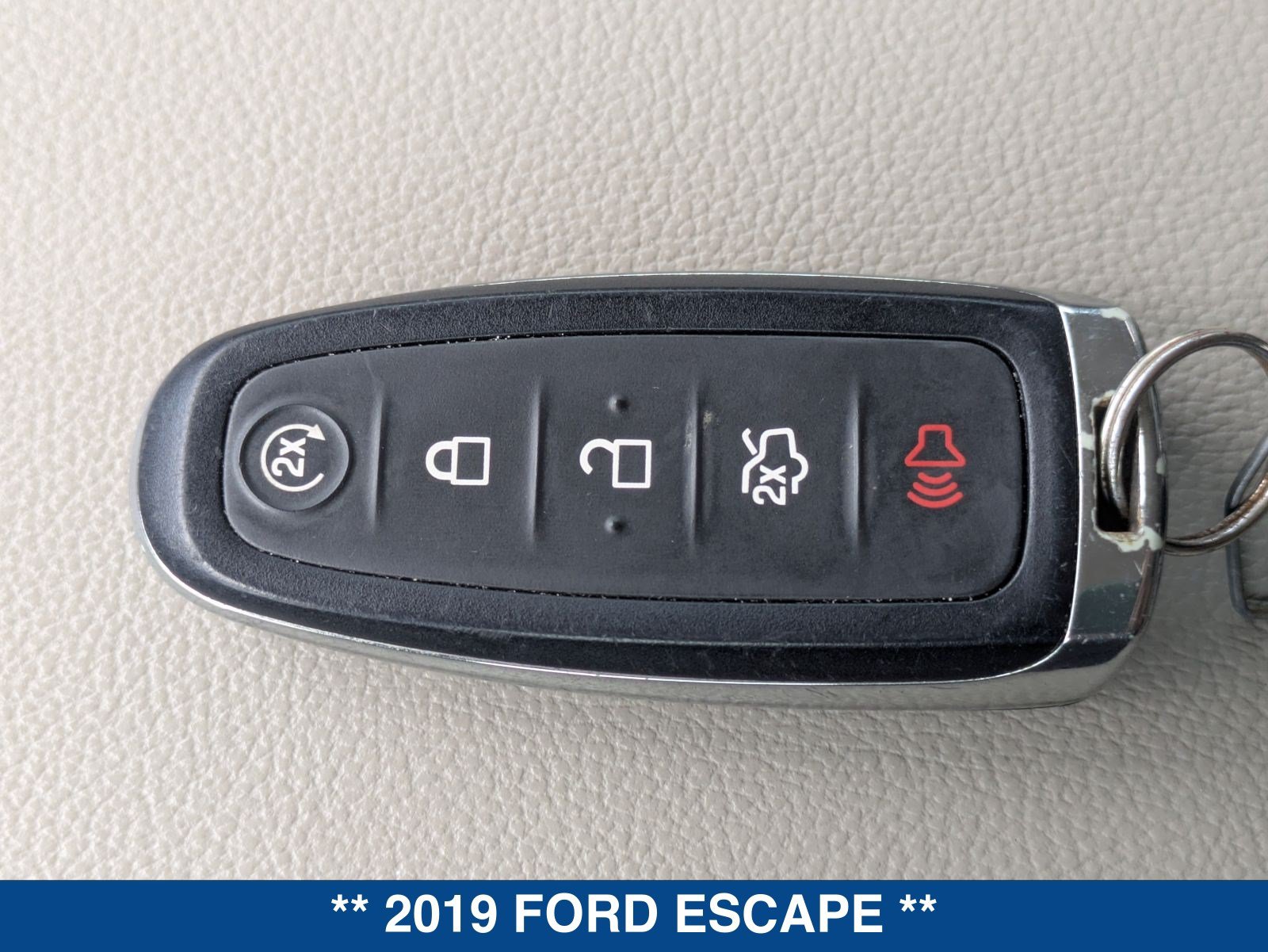 Used 2019 Ford Escape Titanium AWD/4WD image 36