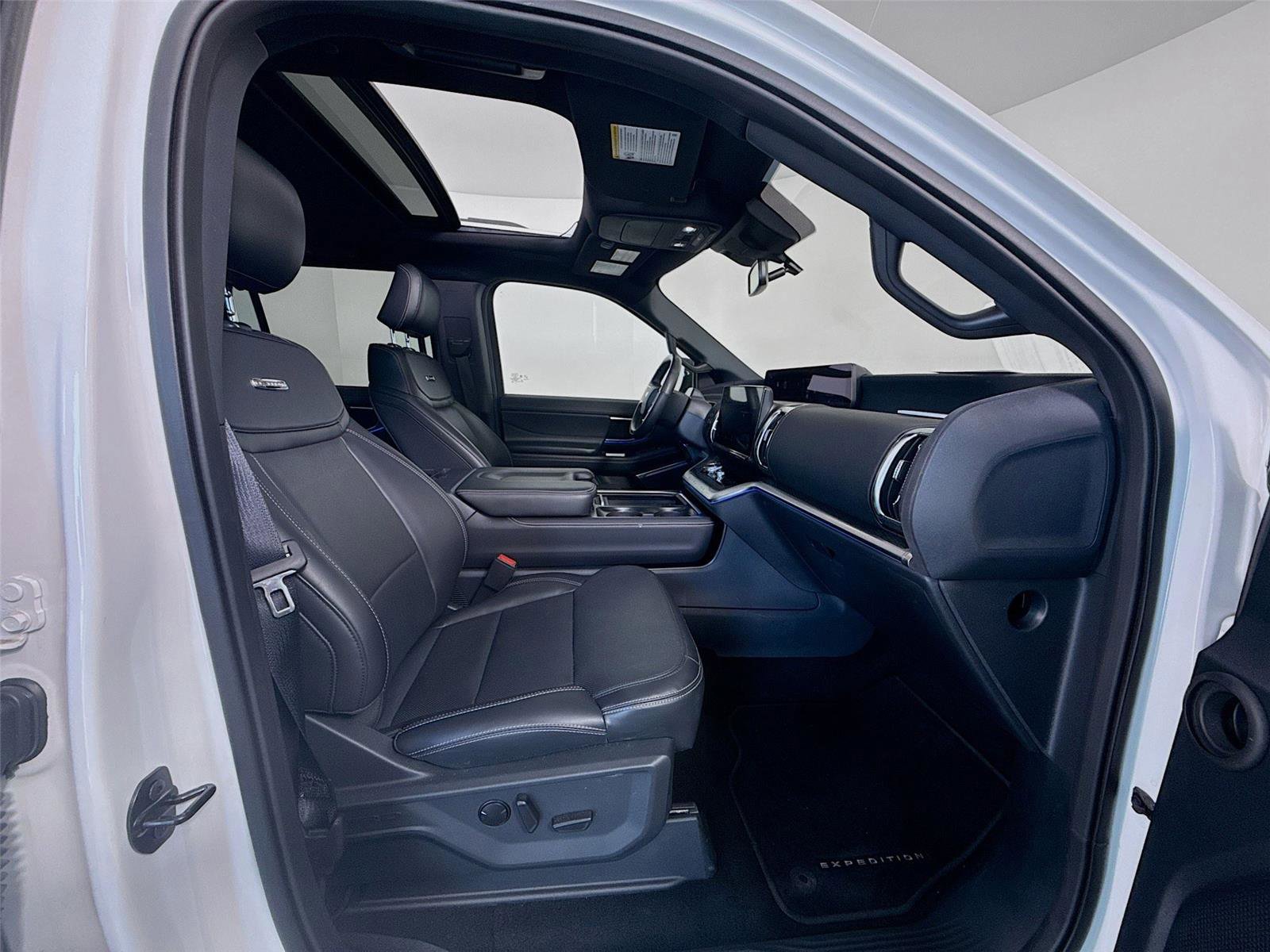 Used 2025 Ford Expedition Max Platinum w/ Stealth Performance Package image 26