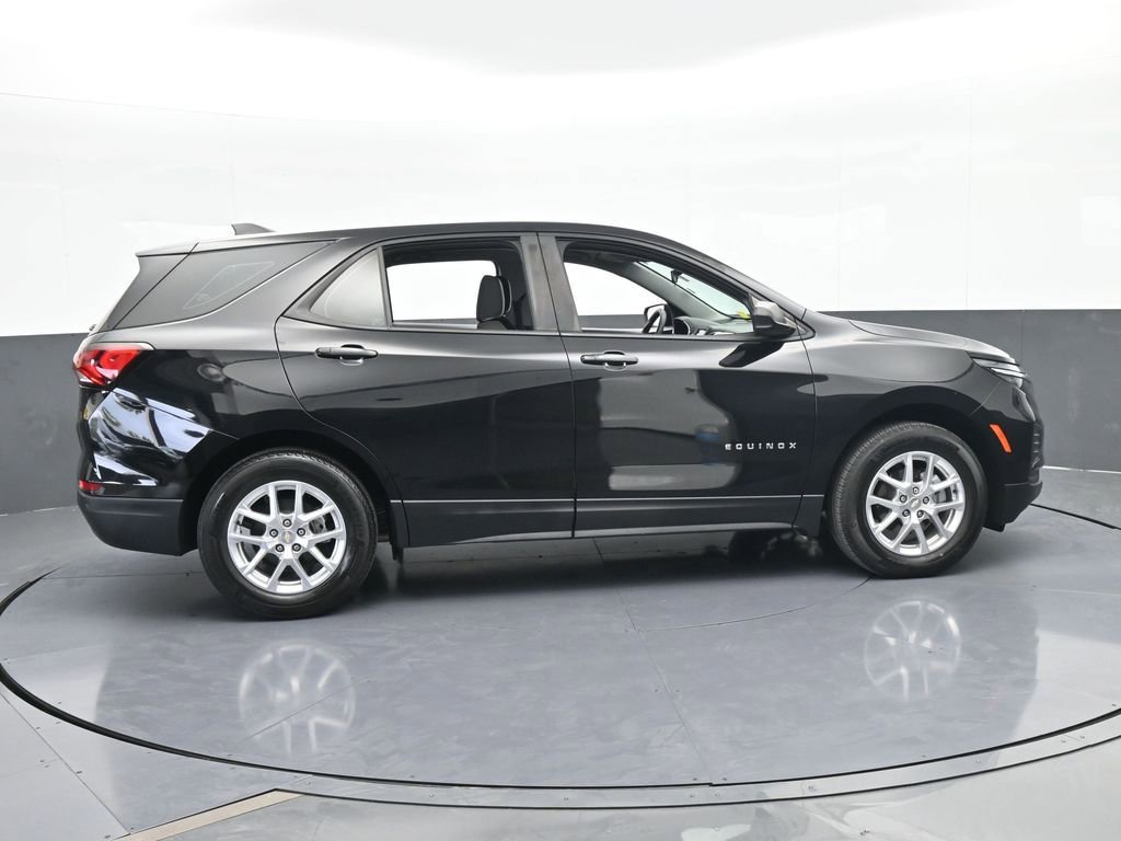 Used 2023 Chevrolet Equinox LS w/ Driver Confidence II Package image 7