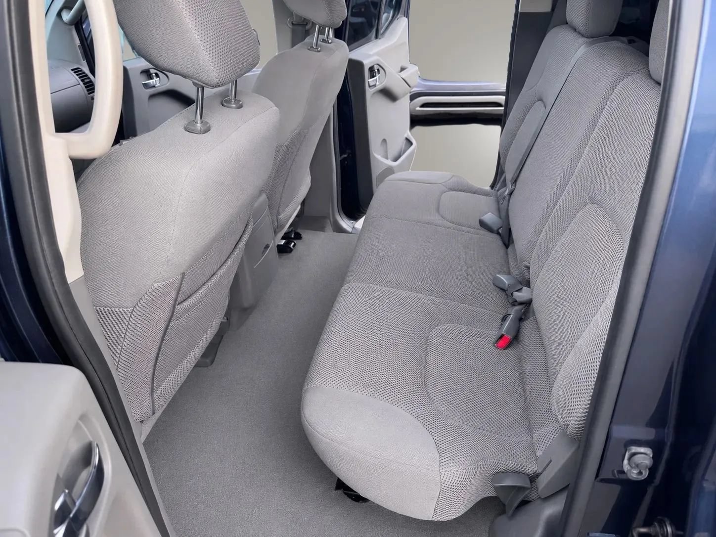 Used 2016 Nissan Frontier SV RWD image 9