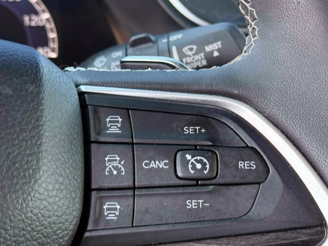 Used 2023 Jeep Grand Cherokee L Limited AWD/4WD image 25