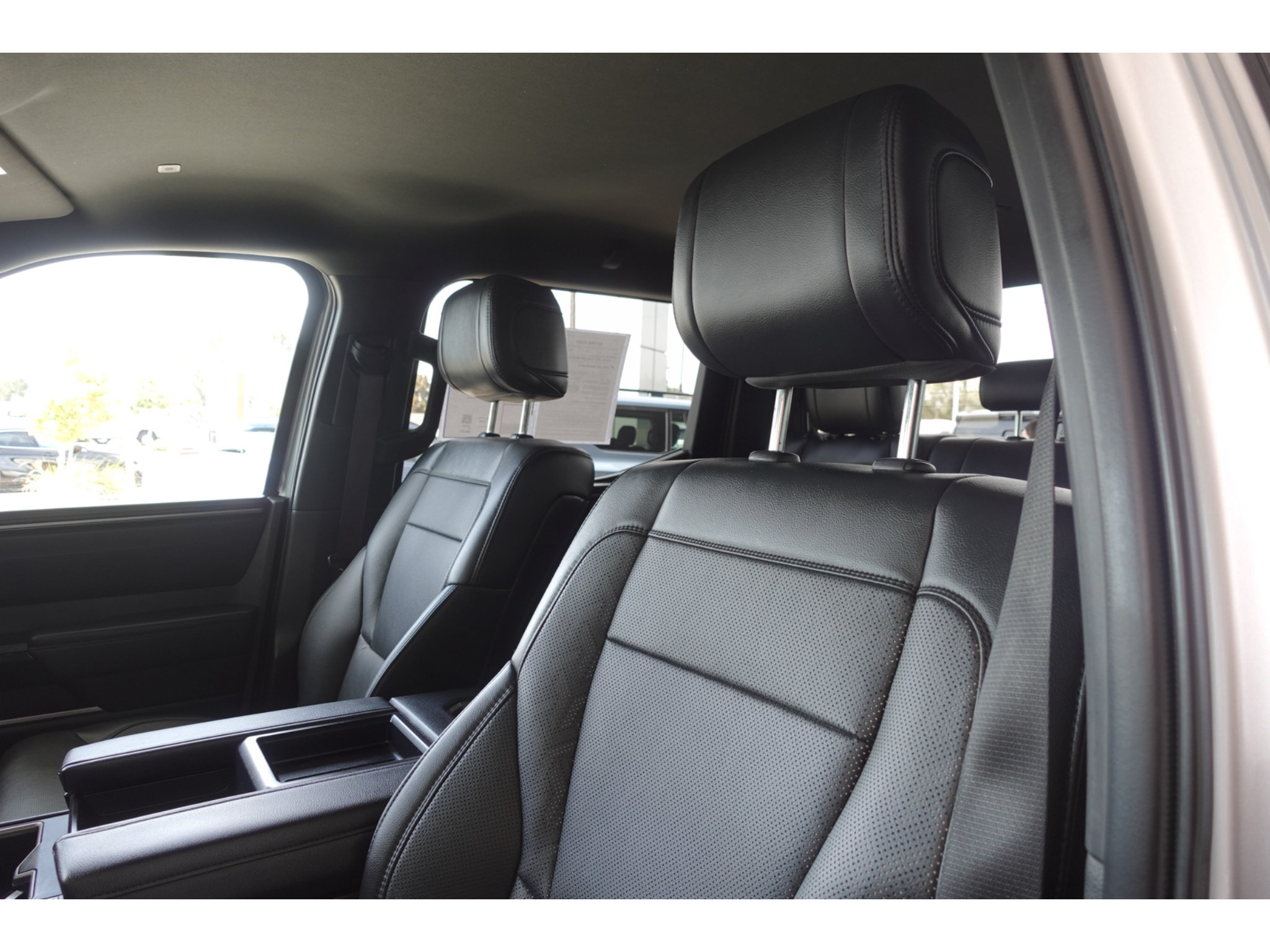 Used 2025 Toyota Tundra Limited AWD/4WD image 10