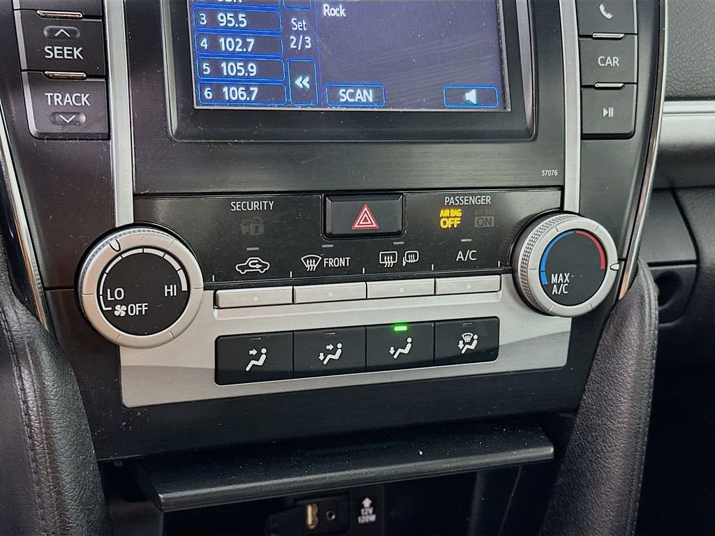 Used 2013 Toyota Camry SE image 19