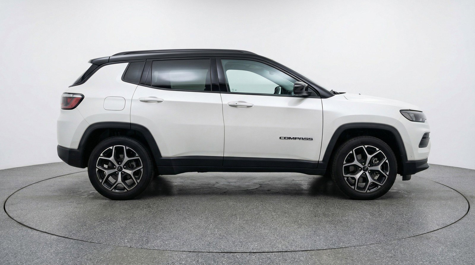 Used 2025 Jeep Compass Limited AWD/4WD image 11