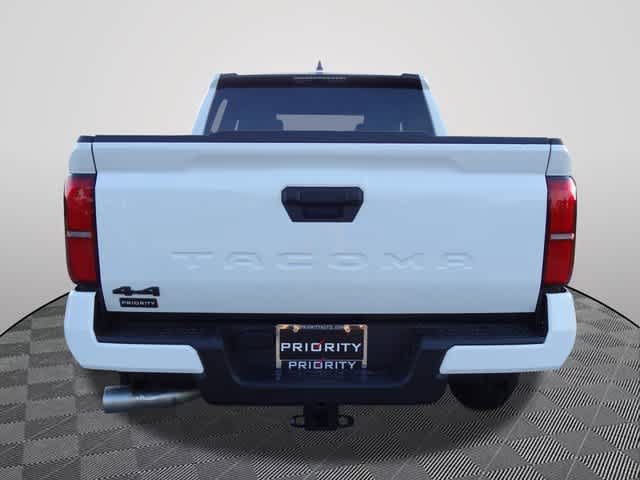 Used 2025 Toyota Tacoma SR5 AWD/4WD image 3