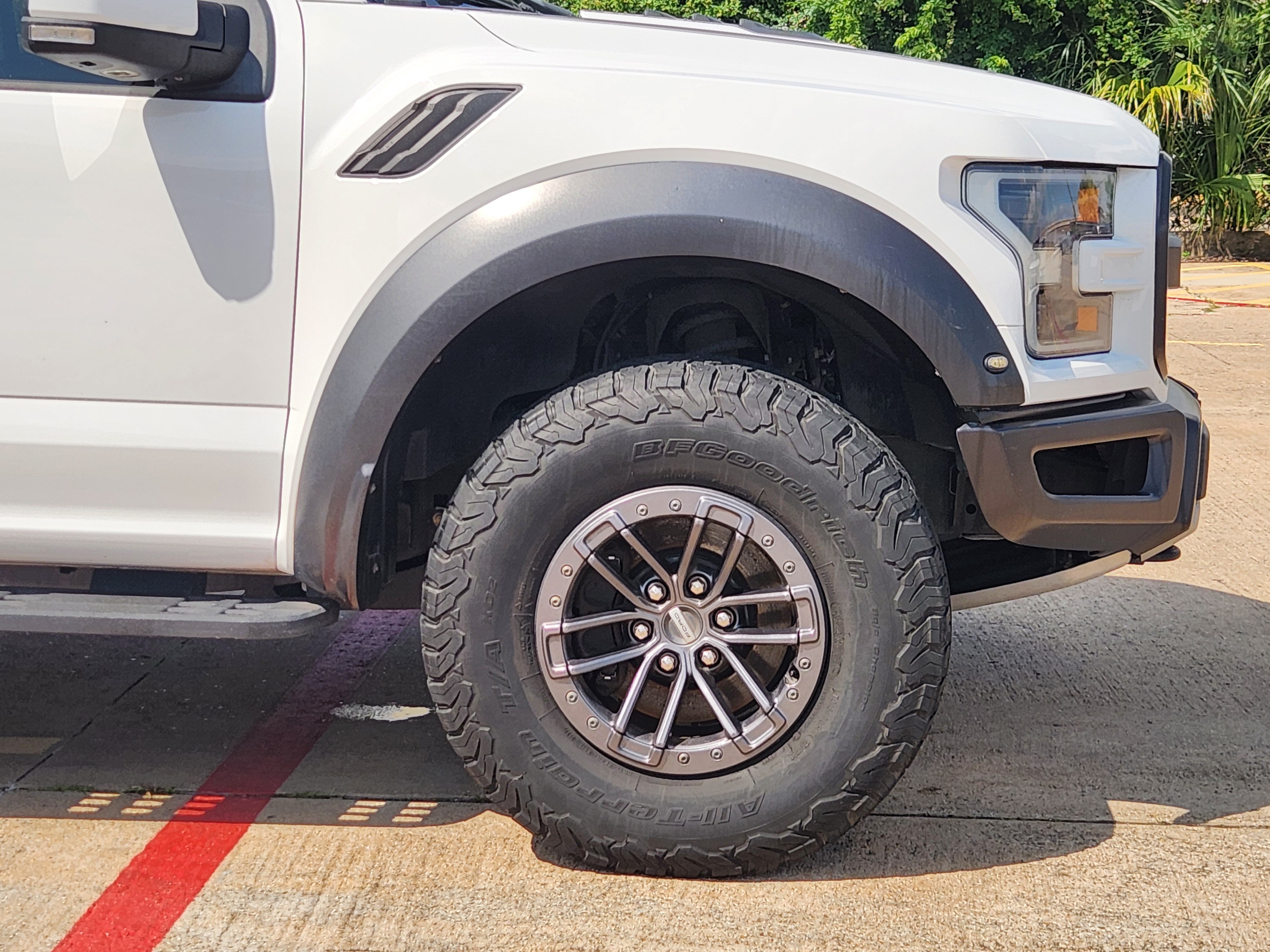 Used 2019 Ford F150 Raptor w/ Equipment Group 802A Luxury AWD/4WD image 5