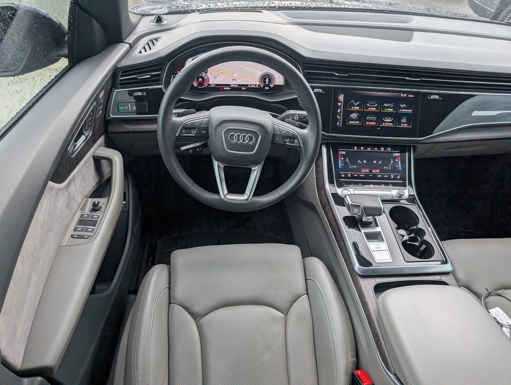 Used 2020 Audi Q8 Prestige AWD/4WD image 3