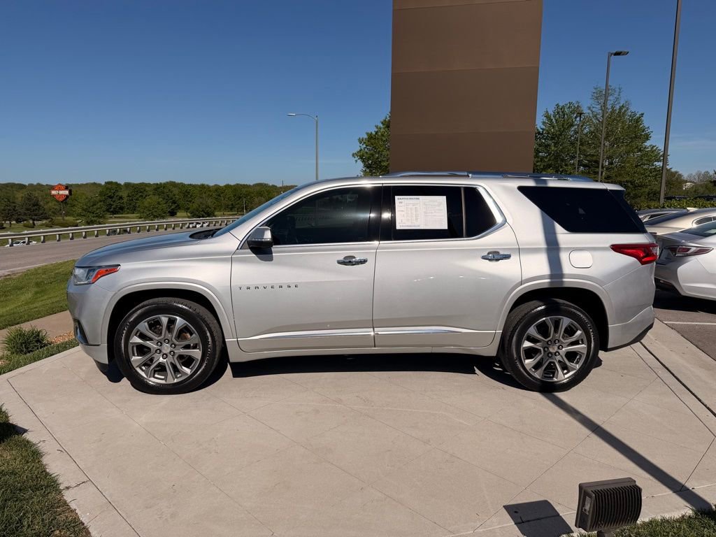 Used 2021 Chevrolet Traverse Premier w/ LPO, Floor Liner Package AWD/4WD image 2