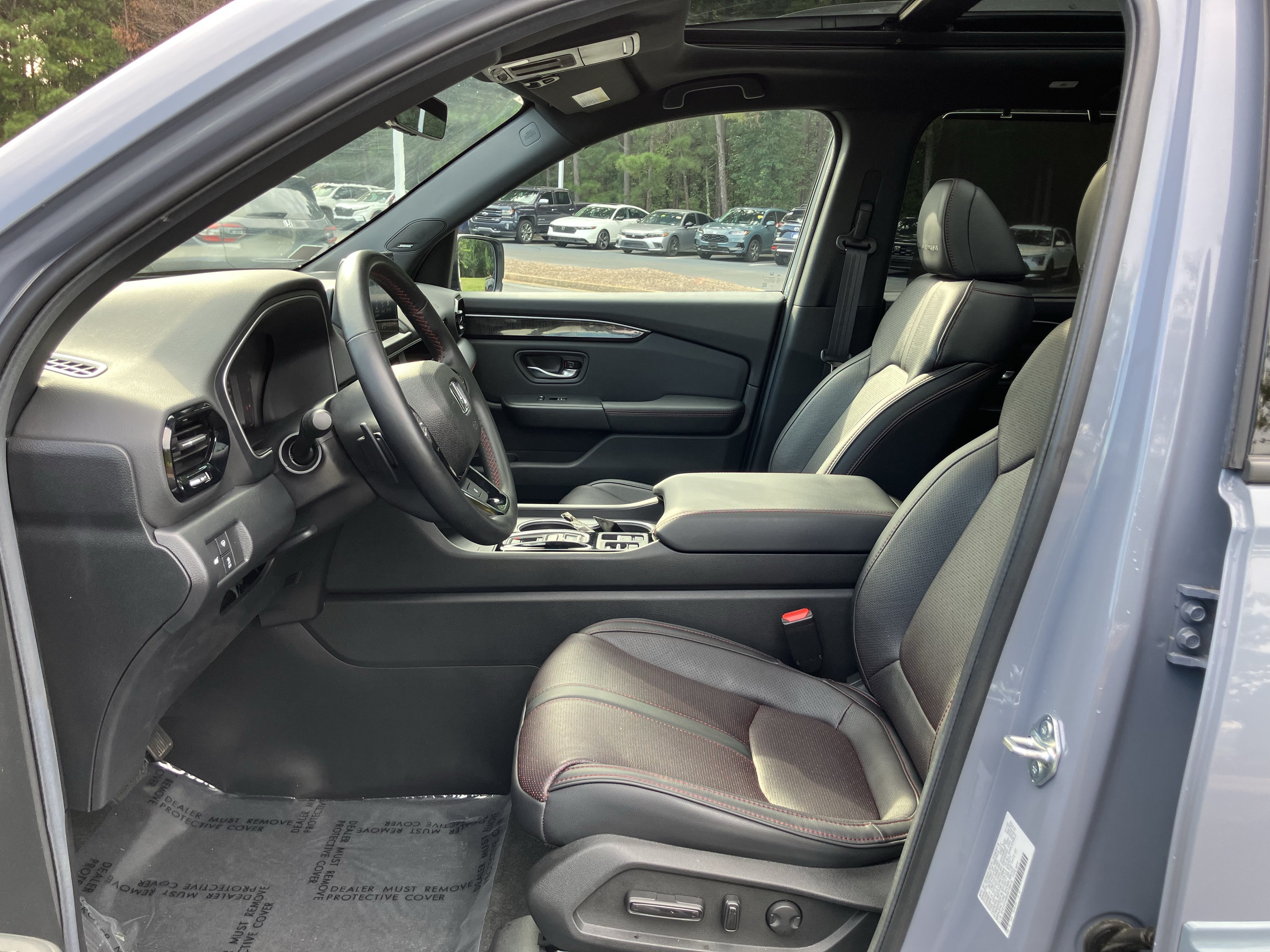 Certified 2025 Honda Pilot Black Edition image 16