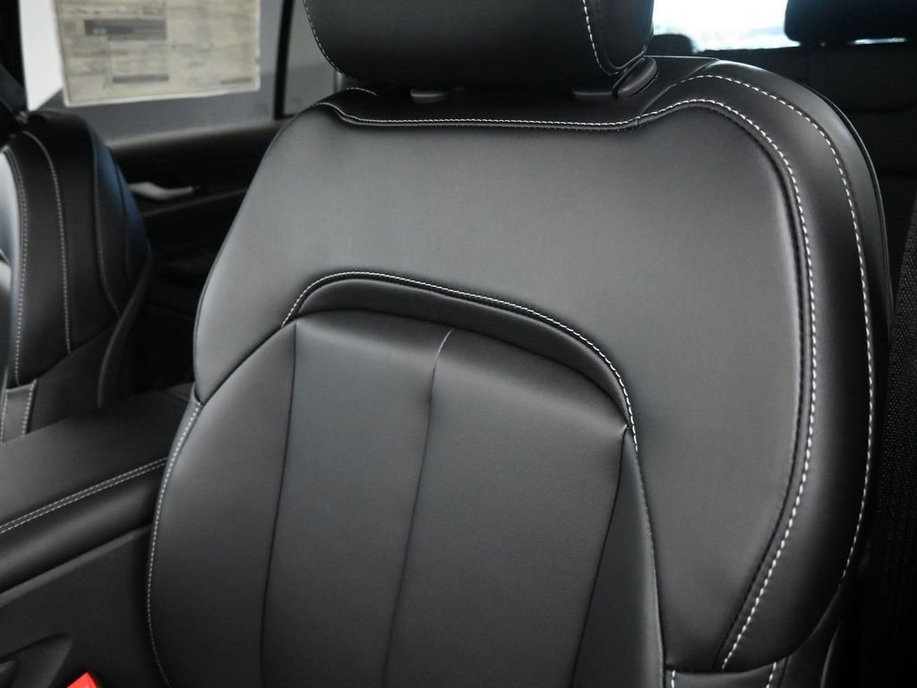 New 2025 Jeep Grand Cherokee Limited w/ Trailer Tow Package image 20