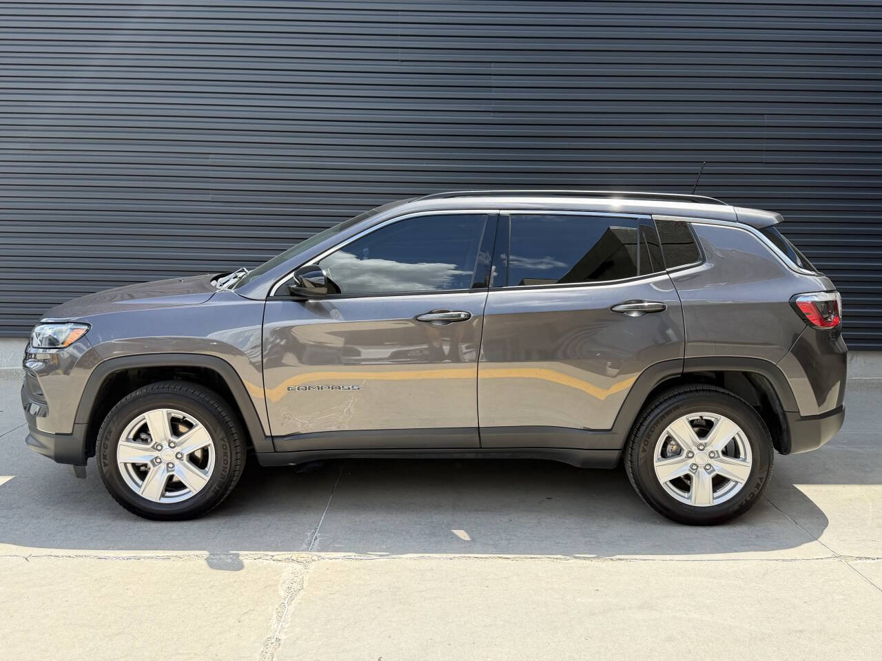 Used 2022 Jeep Compass Latitude AWD/4WD image 9