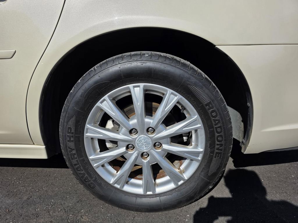 Used 2011 Buick Lucerne CXL w/ Driver Confidence Package image 10