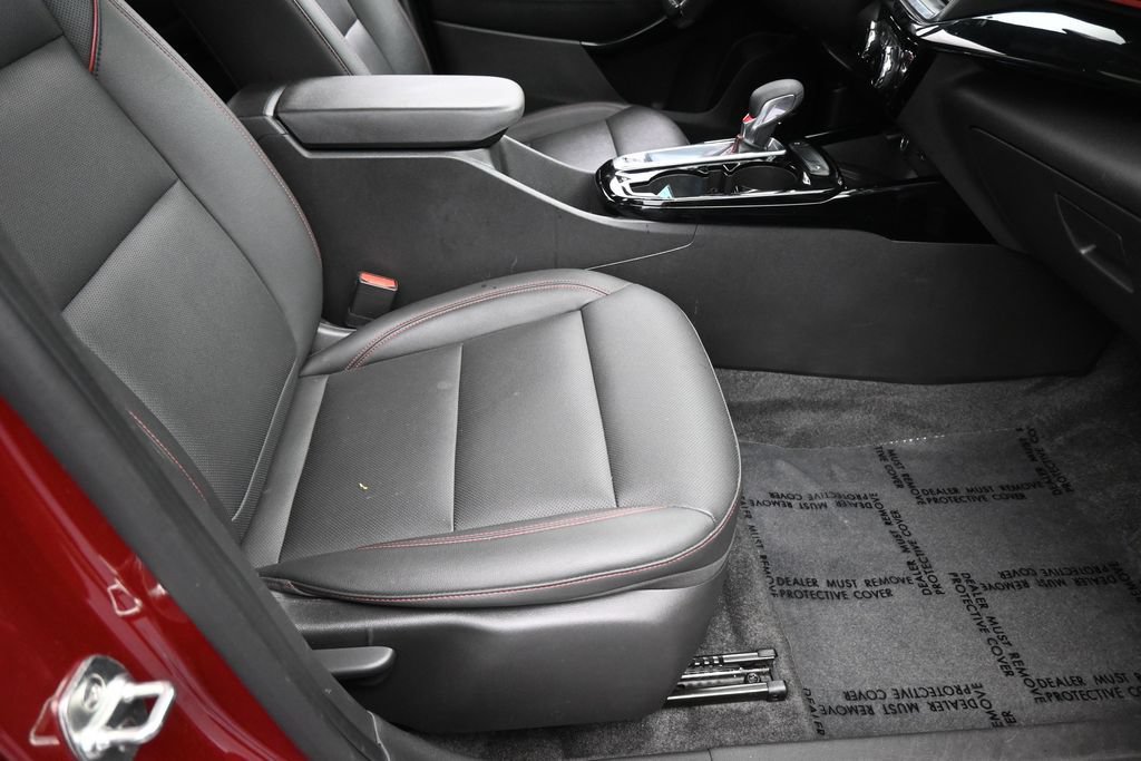 Used 2024 Chevrolet Trax RS w/ Sunroof Package FWD image 42