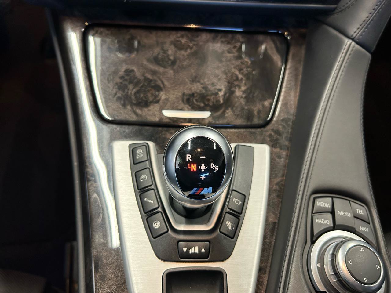 Used 2013 BMW M6 Coupe w/ Executive Pkg RWD image 13