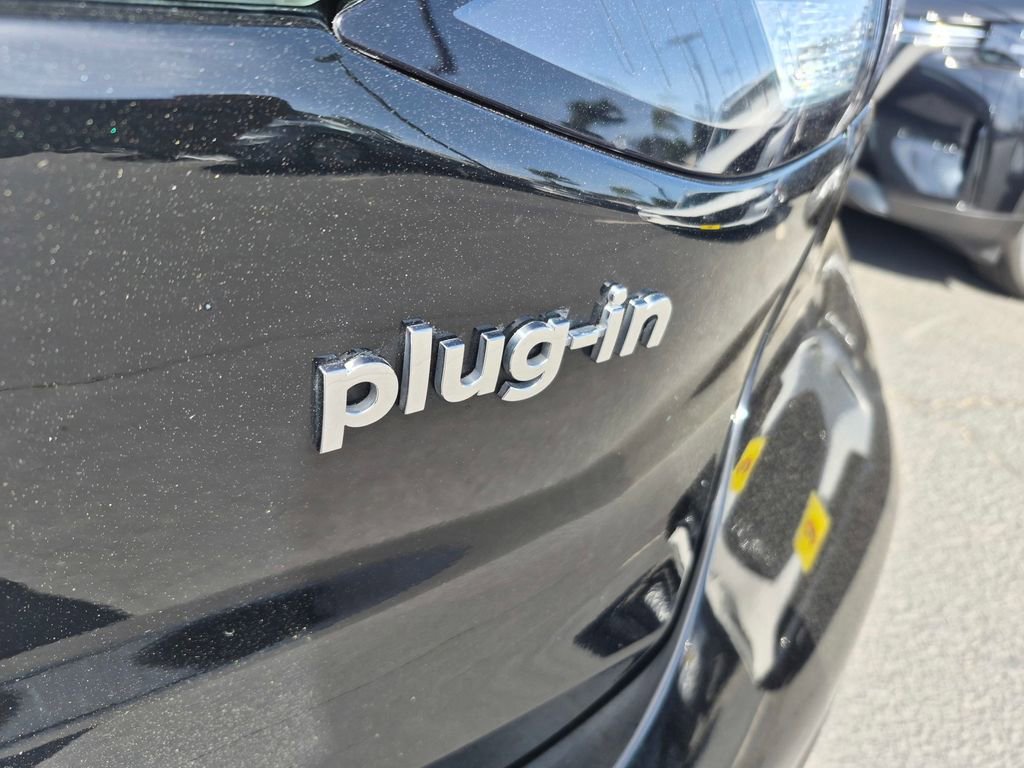 Used 2022 Hyundai Ioniq Limited image 17