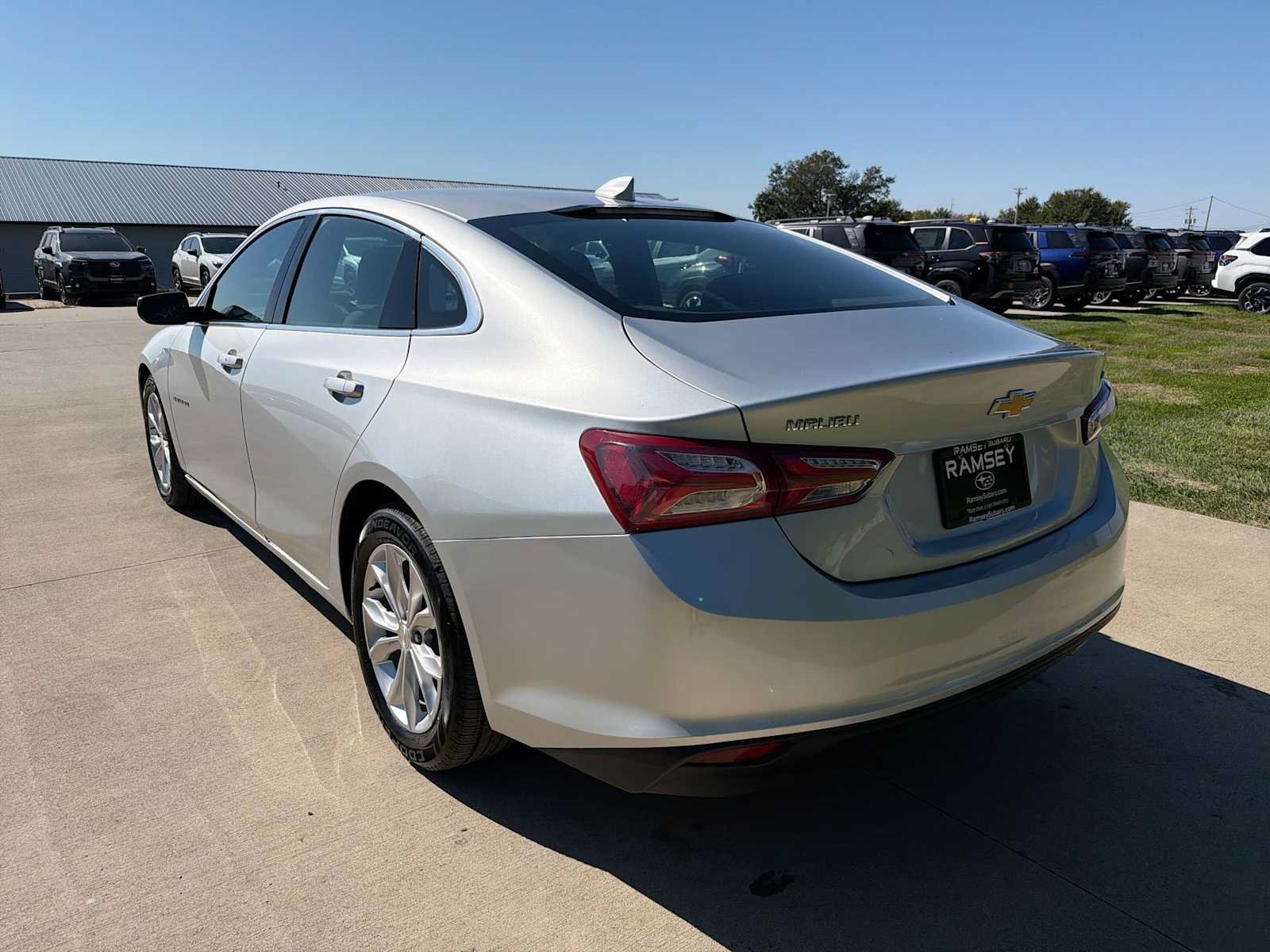 Used 2021 Chevrolet Malibu LT FWD image 4