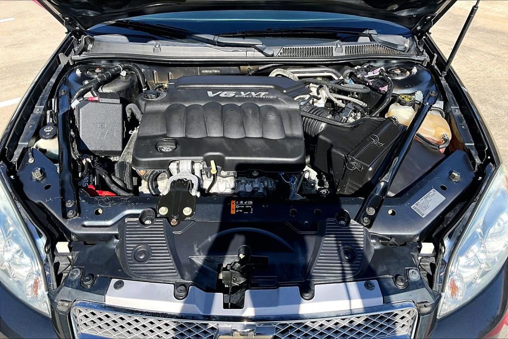 Used 2014 Chevrolet Impala LT w/ LT Sunroof Package image 12