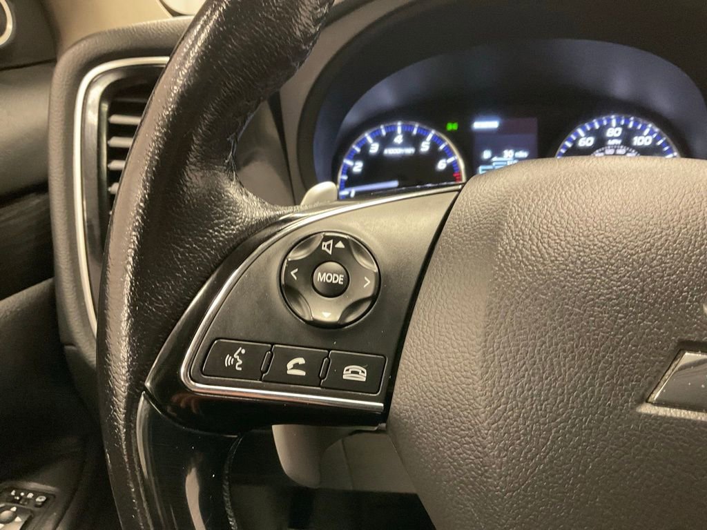 Used 2016 Mitsubishi Outlander GT AWD/4WD image 23