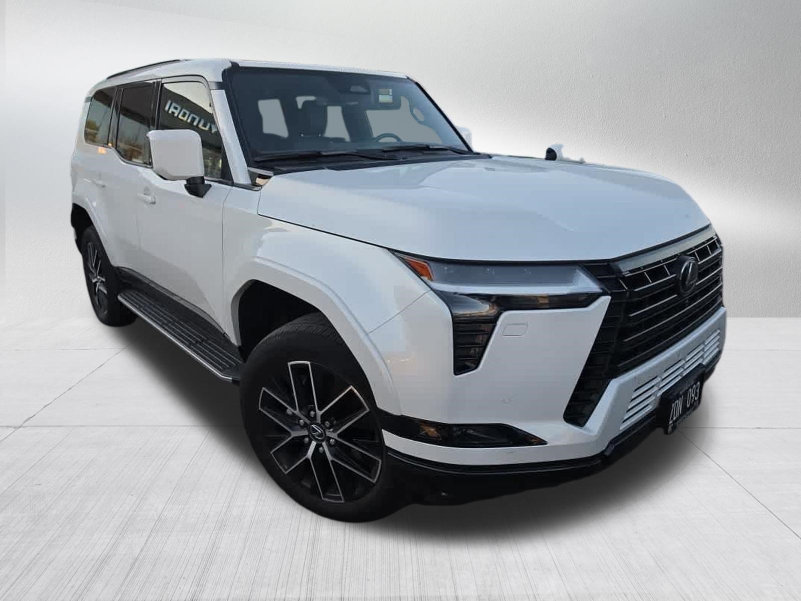 Used 2024 Lexus GX 550 w/ Accessory Package (2T) AWD/4WD image 3