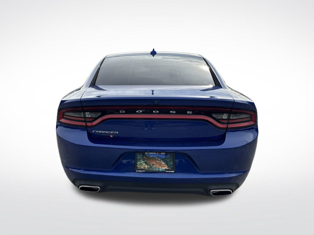 Used 2022 Dodge Charger SXT w/ Plus Group RWD image 7