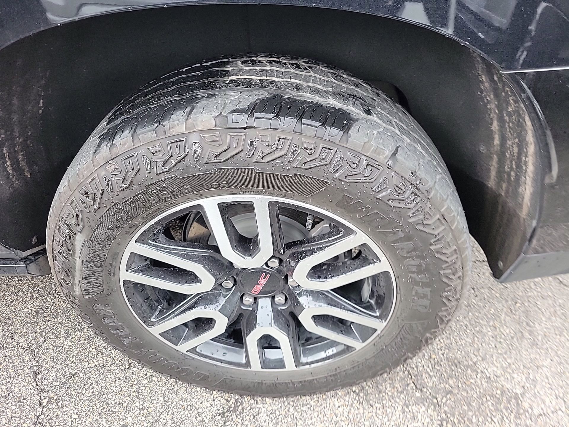 Used 2024 GMC Yukon AT4 w/ AT4 Premium Package image 19