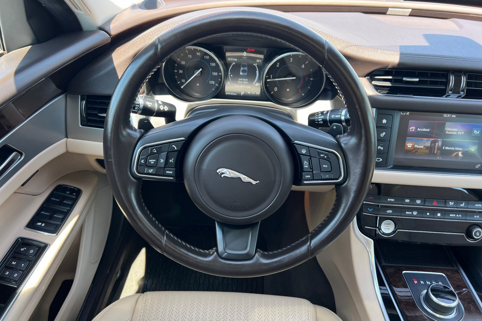 Used 2017 Jaguar XF Prestige RWD image 15