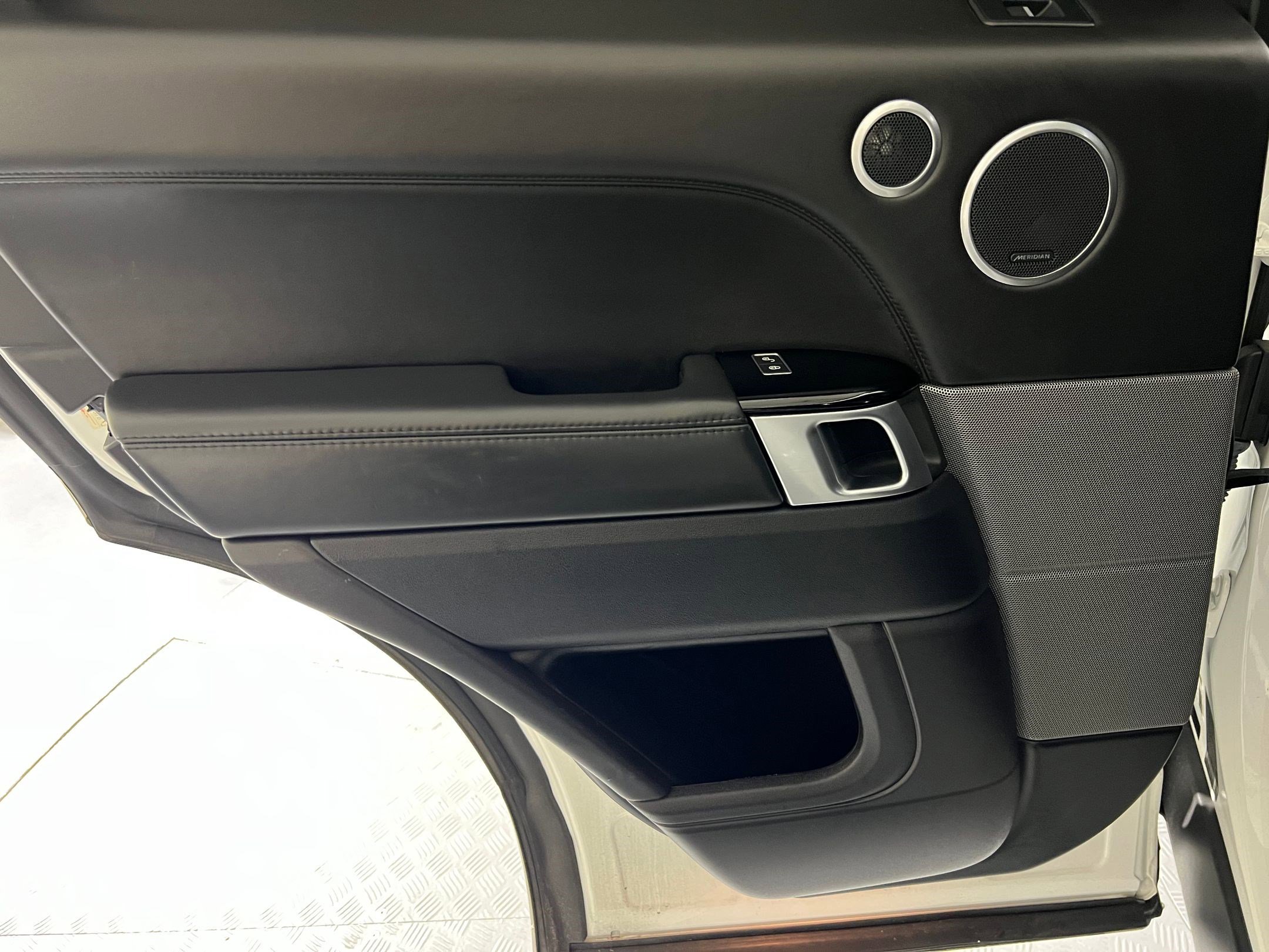 Used 2017 Land Rover Range Rover Sport HSE Dynamic image 30