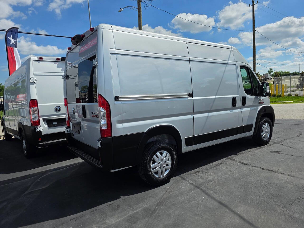 Used 2022 RAM ProMaster 3500 w/ Driver Convenience Group FWD image 6