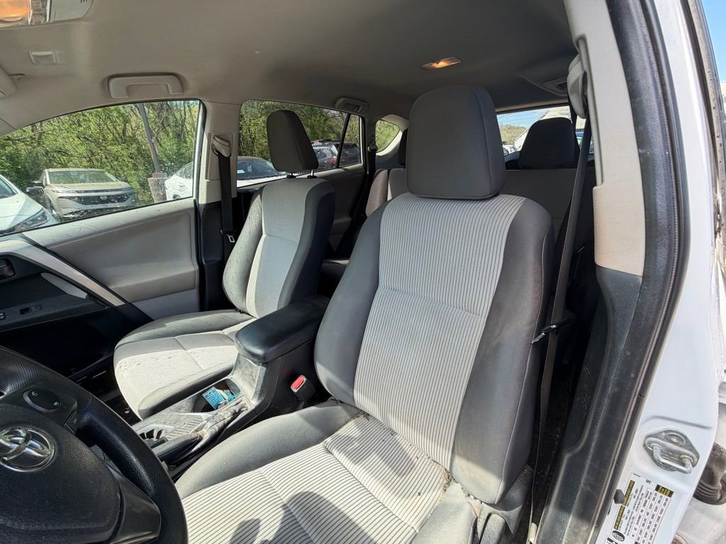 Used 2013 Toyota RAV4 LE image 7